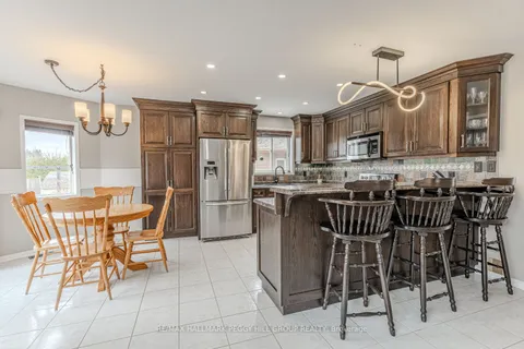 38 Benson Drive, Barrie, ON L4N 7Y1
