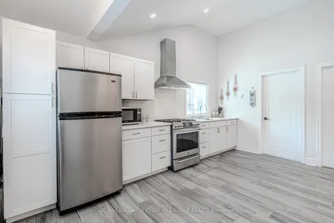 12 Doan Avenue, Tiny, ON L0L 1P0
