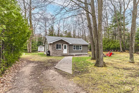 12 Doan Avenue, Tiny, ON L0L 1P0