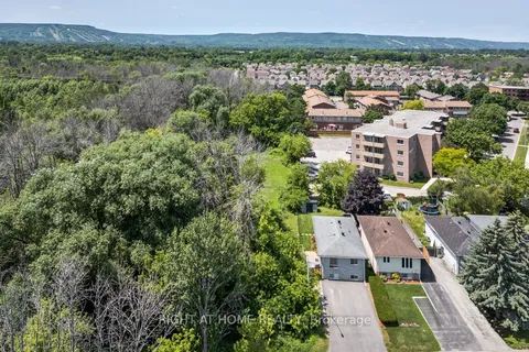 572 Spruce Street, Collingwood, ON L9Y 4R2