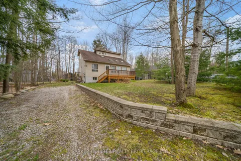 138 Tall Pines Drive, Tiny, ON L9M 0H4