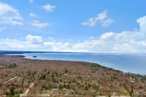 138 Tall Pines Drive, Tiny, ON L9M 0H4