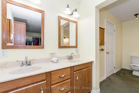 220 Gilwood Park Drive, Penetanguishene, ON L9M 1Z6