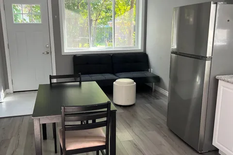58 Penetang Street, Barrie, ON L4M 1V6