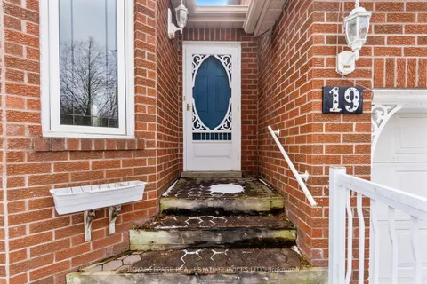 19 Engel Crescent, Barrie, ON L4N 6K5