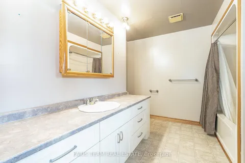 168 Lakeshore Road, Oro-Medonte, ON L0L 2E0