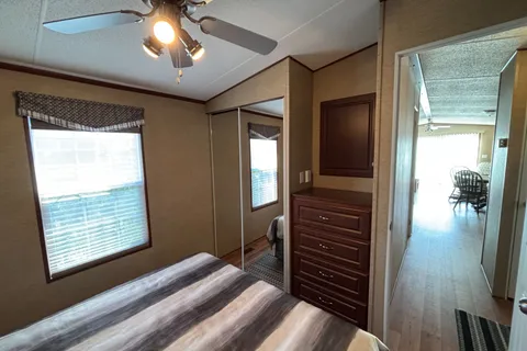 9 KENORA Trail, Wasaga Beach, ON L9Z 1X7