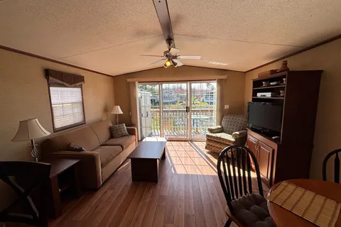 9 KENORA Trail, Wasaga Beach, ON L9Z 1X7