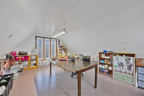 26 Robert Street, ON L9M 1K7