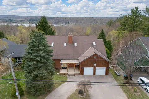 232 Church Street, Penetanguishene, ON L9M 1G6