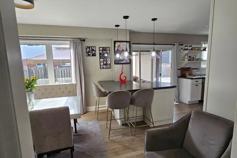 16 Snowden Avenue, Barrie, ON L4M 7G5