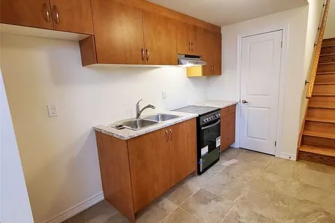 62 Bannister Road, Barrie, ON L9J 0L7