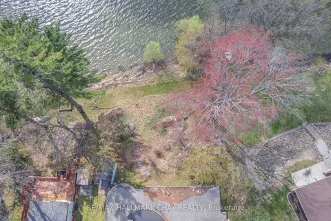 4 Lakeshore Road, Midland, ON L4R 0B9