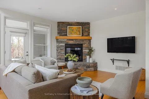 2 Swan Lane, Tay, ON L0K 1R0