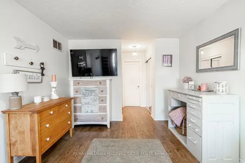 256 Hickling Trail, Barrie, ON L4M 5W7