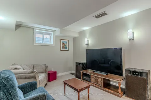 147 Nathan Crescent, Barrie, ON L4N 0S5