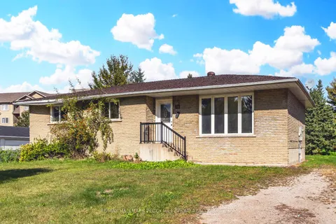 221 Phillips Street, Barrie, ON L4N 3V2