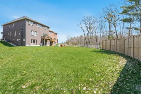 37 Muirfield Drive, Barrie, ON L4N 6J9