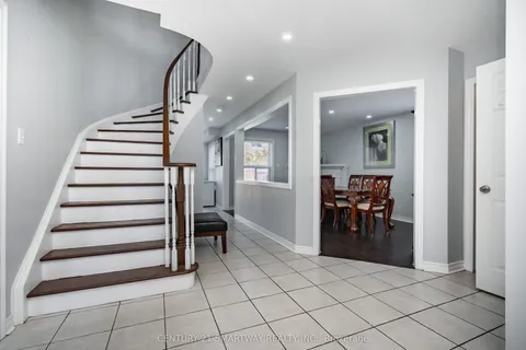 176 Dean Avenue, Barrie, ON L4N 0W1