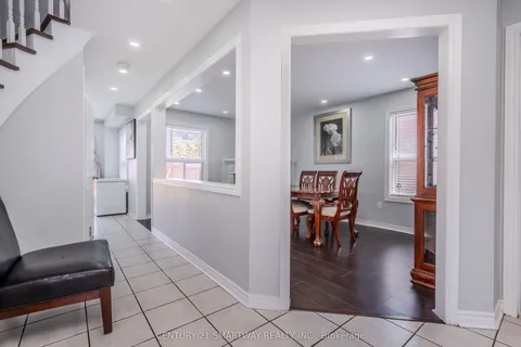 176 Dean Avenue, Barrie, ON L4N 0W1