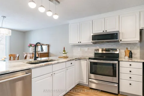 49 Ridgeway Avenue, ON L4N 5M2