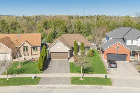 40 Country Lane, ON L4N 0E8