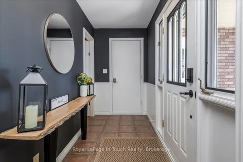 93 Edward Street, Penetanguishene, ON L9M 1J3