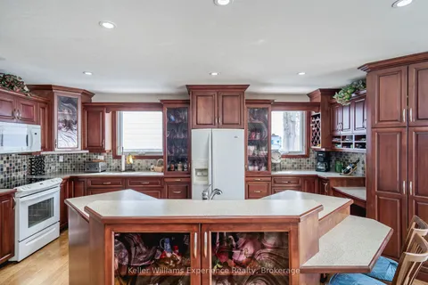 201 Bayfield Avenue, ON L4R 5J5