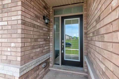 62 Kirby Avenue, ON L9Y 3Y8