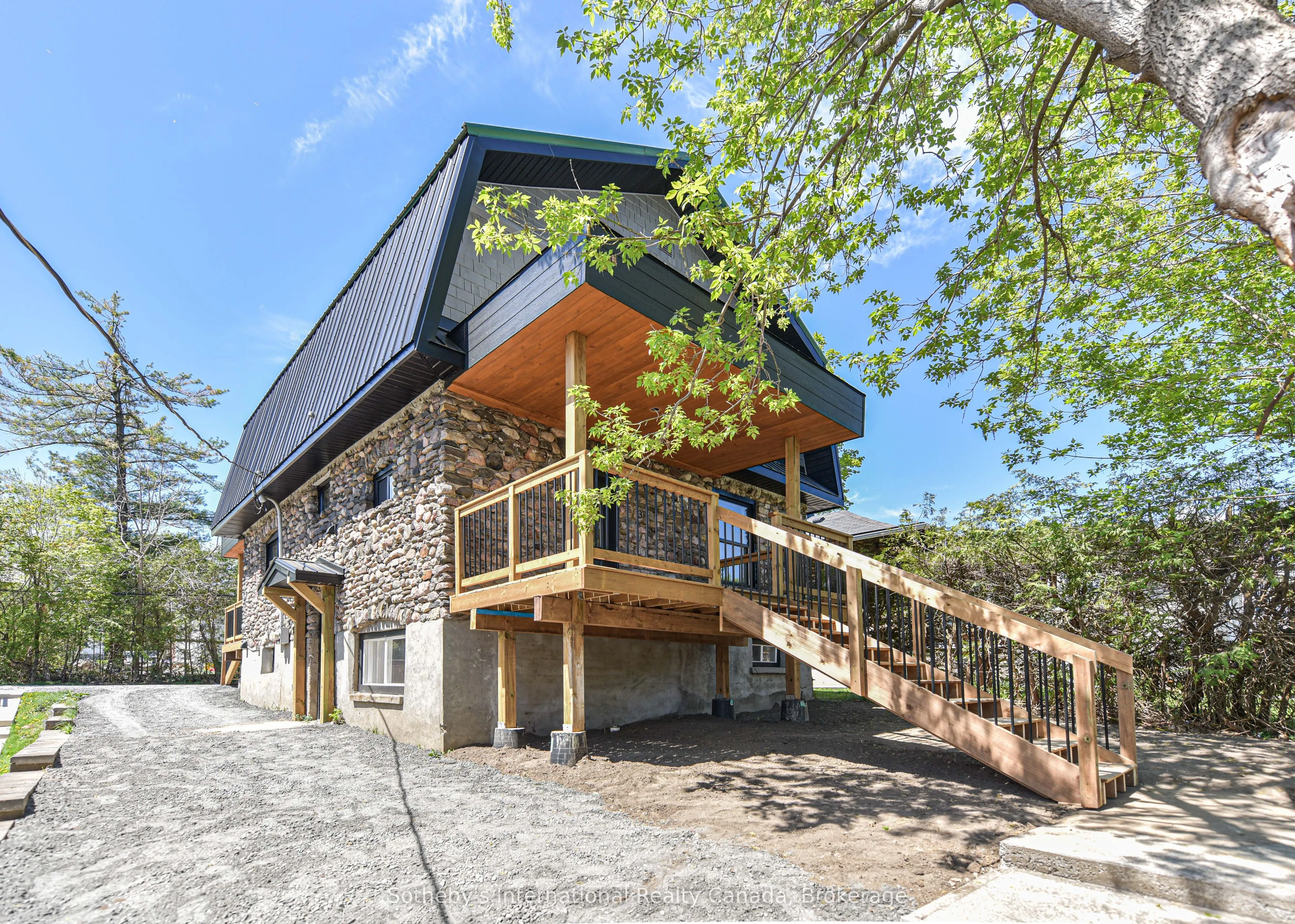 177 parkview Avenue, ON L3V 4M4
