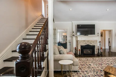36 Shanty Bay Road, ON L4M 1C8