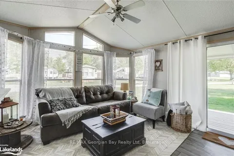 46 LAKESHORE Road, ON L4R 0B9