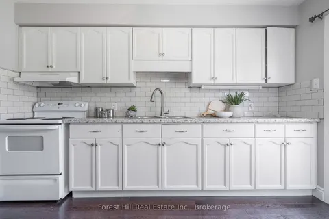 10 Leslie Drive, ON L9Y 4P2