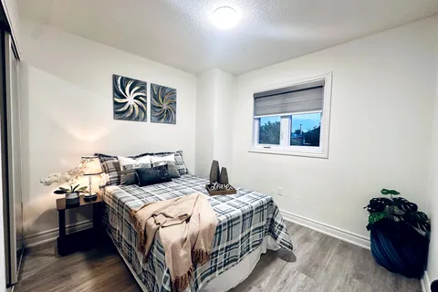 39 Laidlaw Drive, ON L4N 7S2