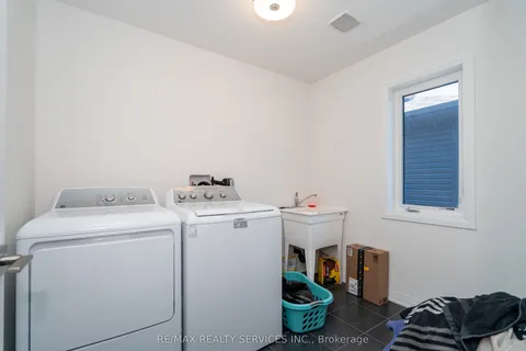 3700 Quayside Drive, ON L3V 6H3