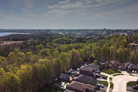 105 Crompton Drive, ON L4M 6N9