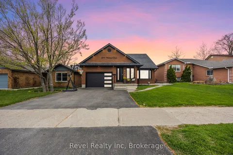 894 MONTREAL Street, ON L4R 5A7