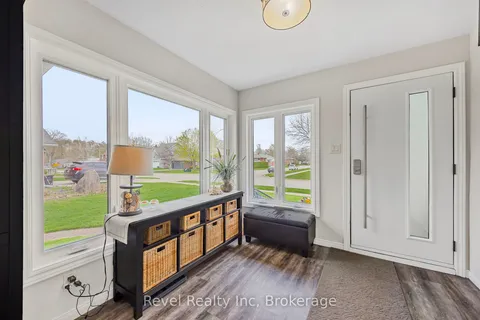 894 MONTREAL Street, ON L4R 5A7