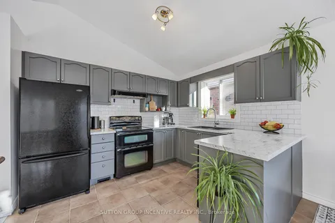 146 Columbia Road, ON L4N 8E3