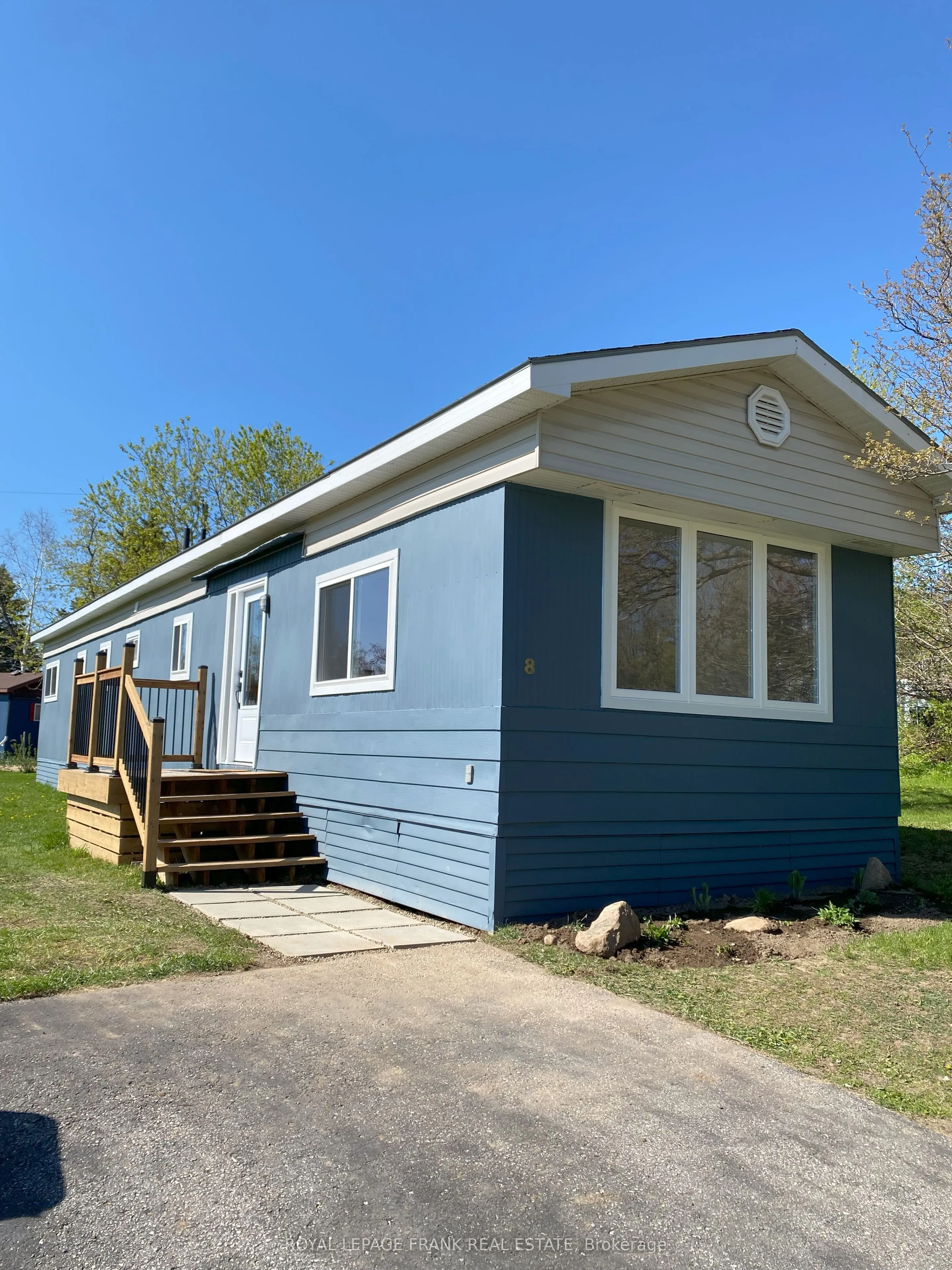 8 Bensley Drive, ON L3V 6H1