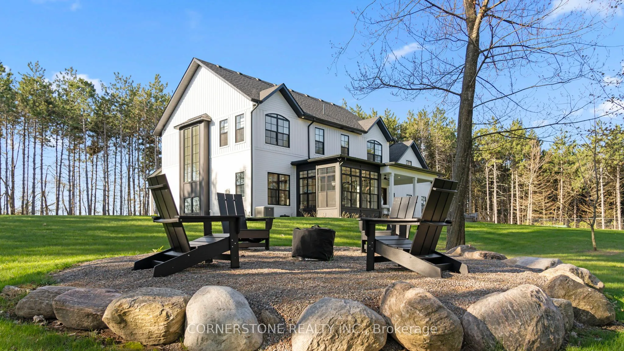 115 Rue Lafontaine Road, ON L9M 0S1