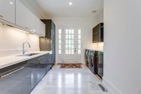 215 Dock Road, ON L4N 7S9
