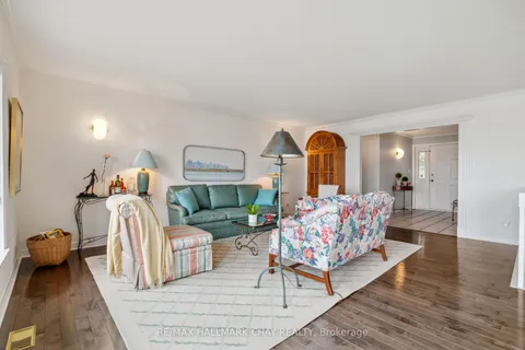 9 Blueridge Crescent, ON L3V 0K2