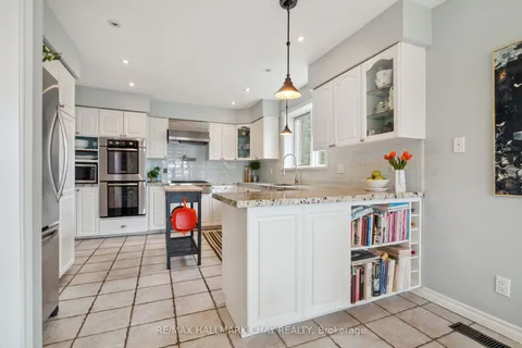 9 Blueridge Crescent, ON L3V 0K2