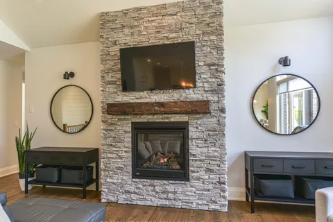 21 Boothby Crescent, ON L9X 0H1