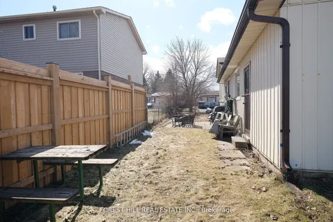 449 Leacock Drive, ON L4N 4X6