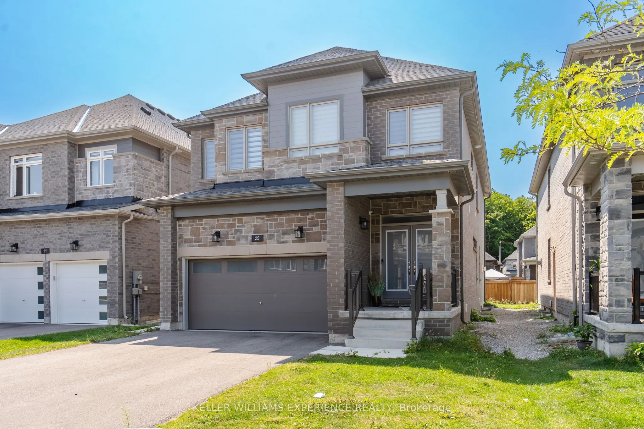 25 Paddington Grove, ON L9J 0J3