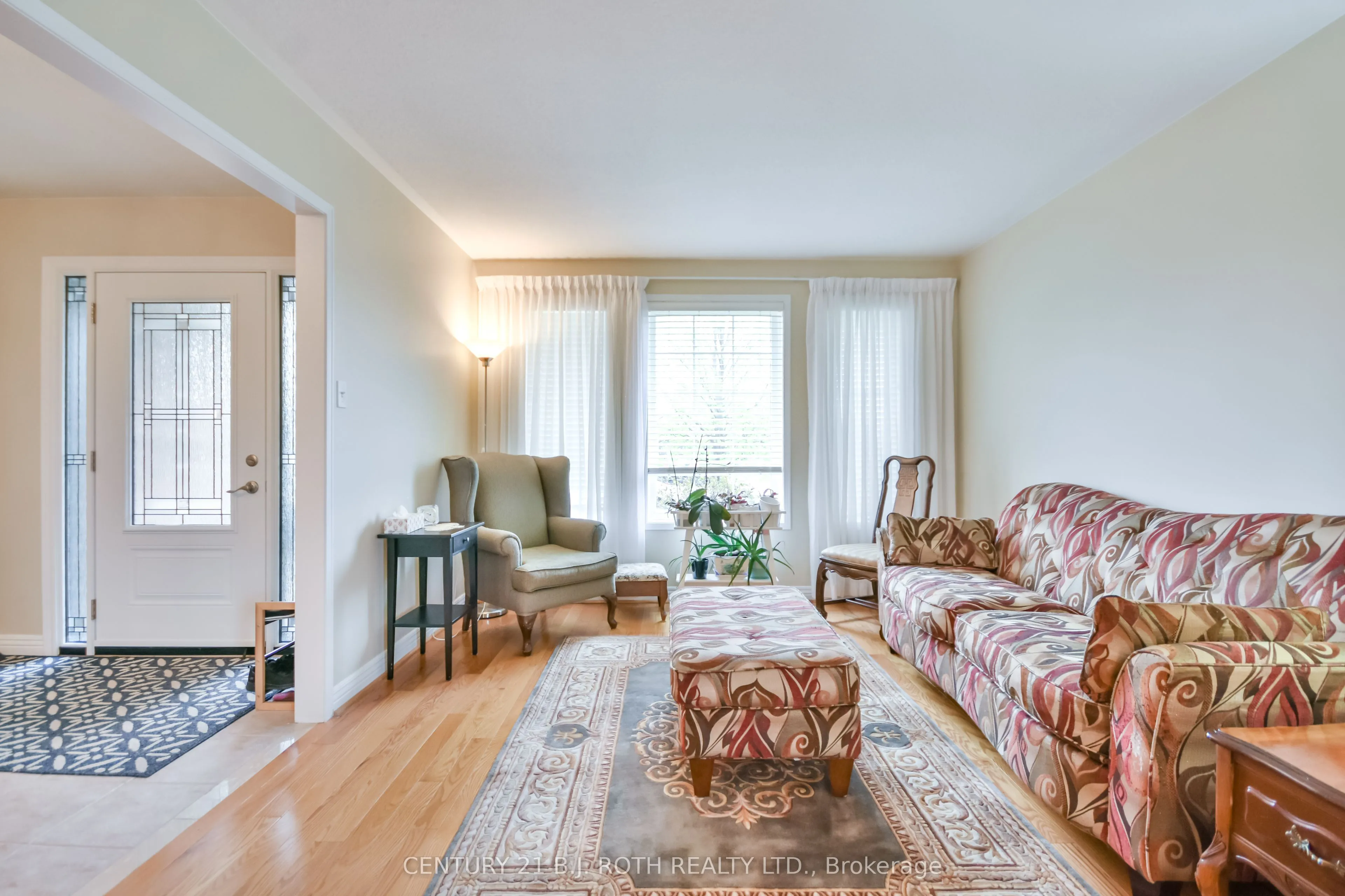 77 Sun King Crescent, Barrie, ON L4M 7K4