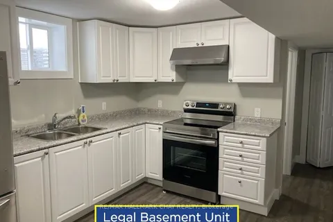 12 Bronte Crescent, ON L4N 5B7