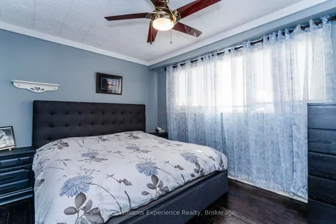768 Bay Street, ON L4R 1M4